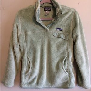 Patagonia women’s medium Re-tool Snap T fleece